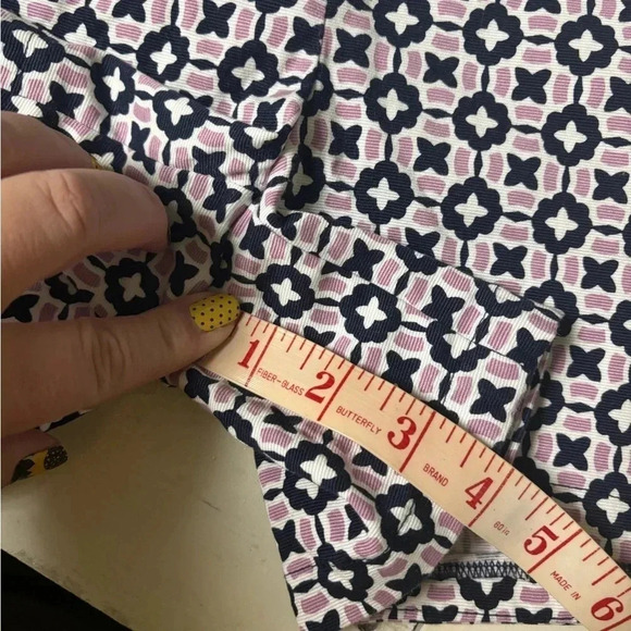 Ann Taylor LOFT Cotton Floral Tile Riviera Shorts with 4" Inseam Size 0 - Picture 5 of 7